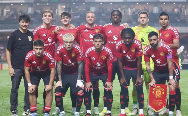 Bản hợp đồng thứ hai của Manchester United vẫn chưa được giải quyết