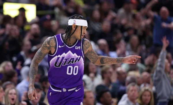 Clippers ký hợp đồng với Jordan ở châu Á với giá 14 triệu đô la, tham gia Harden và Leonard